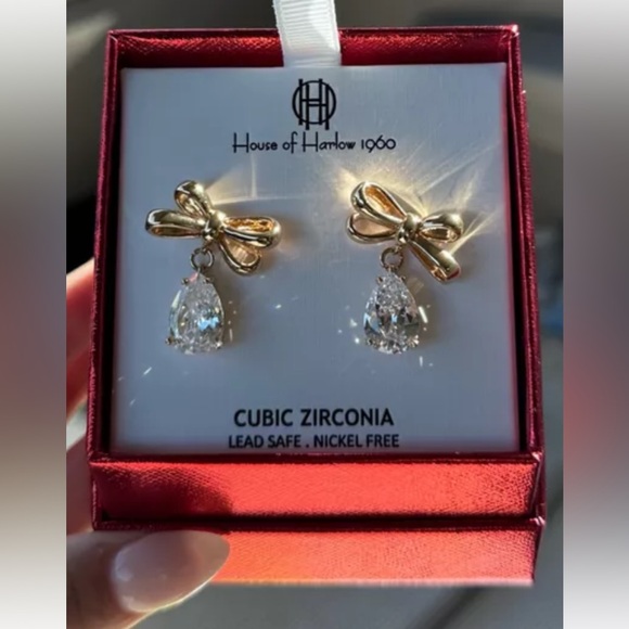 NWT ⚜️👑⚜️ House of Harlow Gold Bow Earrings with Pear shaped cubic zirconia - Picture 3 of 11